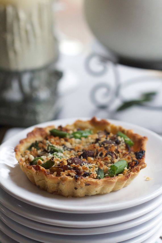 Post image for Green Bean Mushroom Onion Tart in Sage Crust: A Five Star Makeover for Green Bean Casserole
