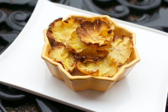 Post image for How to Make Pineapple Flowers for a Pineapple Breakfast Cake Made with Spelt Flour, Yogurt and Sucanat Sugar