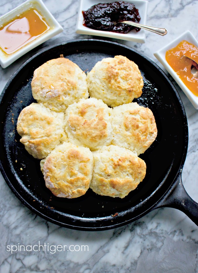The Only Homemade Southern Fluffy Buttermilk Biscuit You Will Ever Need