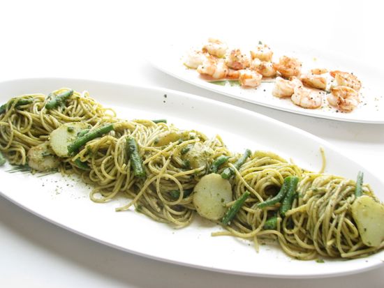 Spaghetti Genovese with Pesto from Spinach Tiger