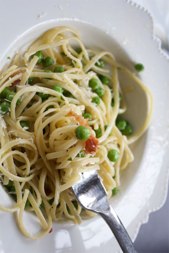 Ten Minute Buttery Spaghetti with Peas & Bacon