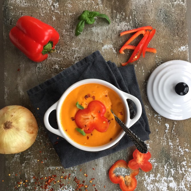 Roasted Red Pepper Soup from Spinach Tiger