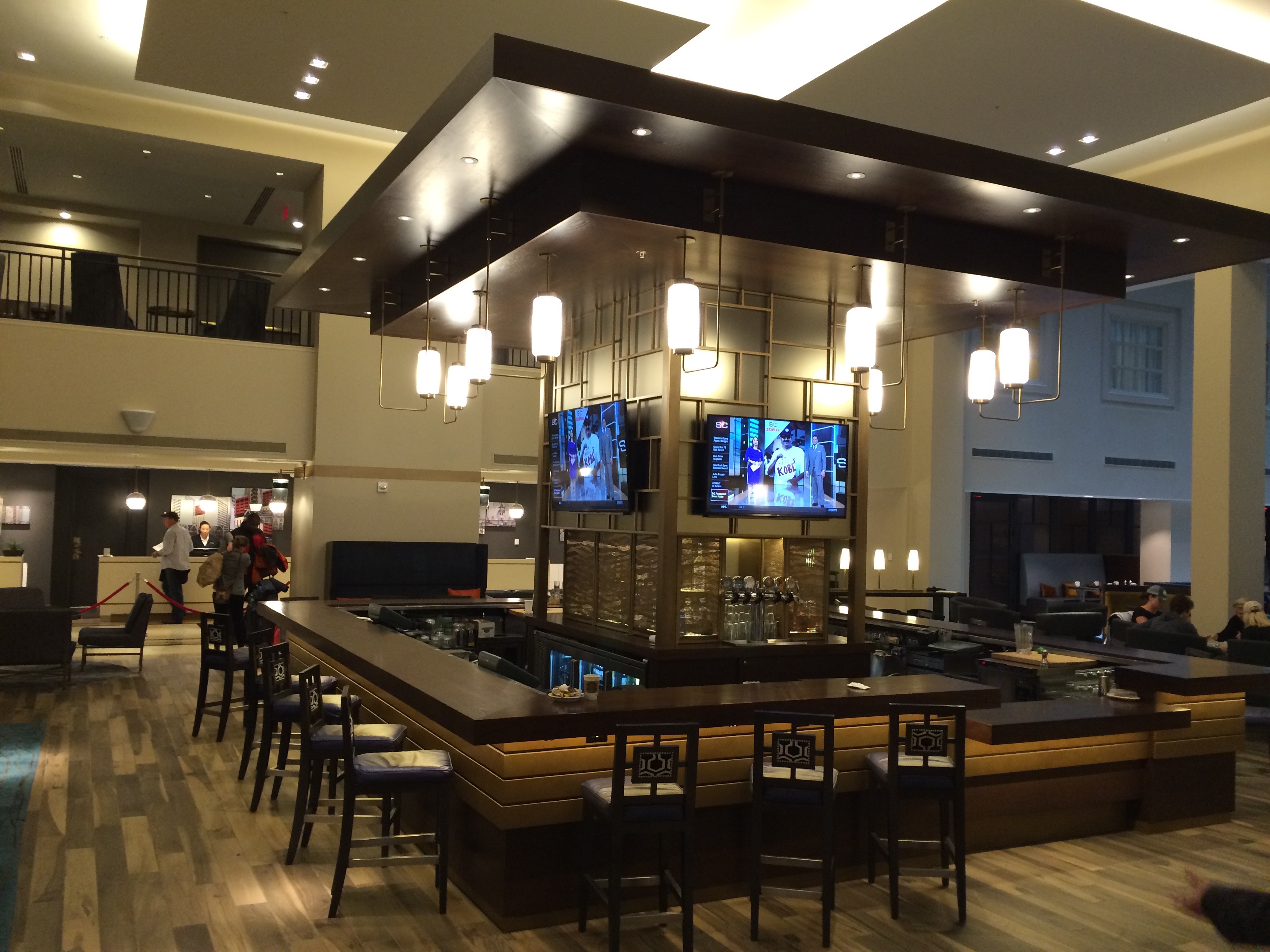 Lobby Bar in St. Louis Grand Marriott by Spinach Tiger