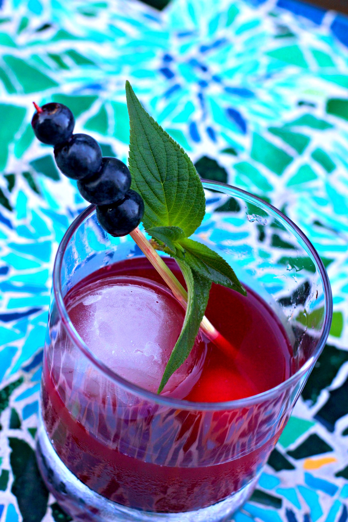 How to Make a Blueberry Old Fashioned Cocktail from Spinach Tiger