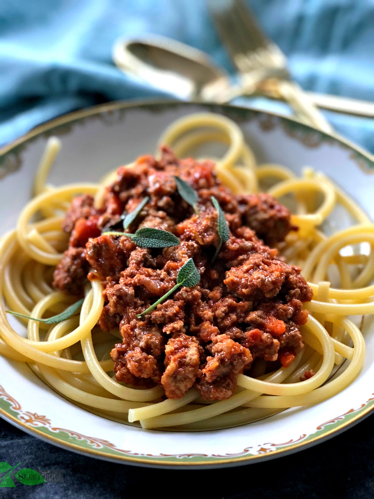 Easy Spaghetti Bolognese Recipe with Pork, Apple, Sage from Spinach TIger