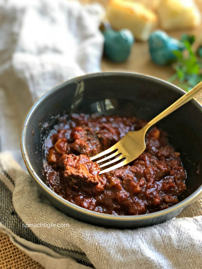 Slow Cooker Shredded Beef Ragú or What to do with Cheap Beef Cubes