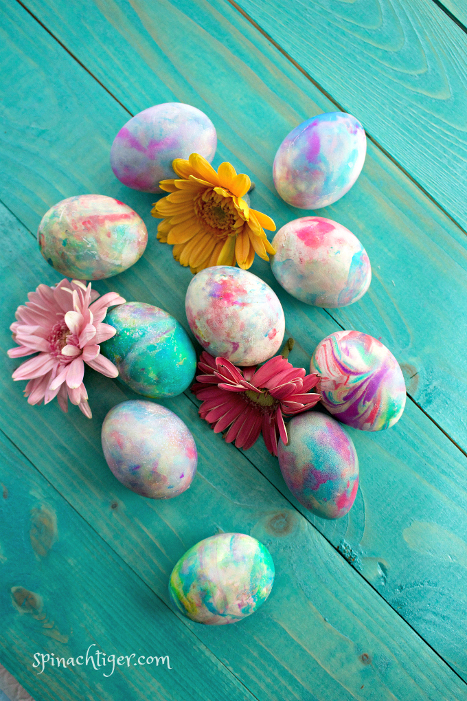 How to Color Eggs with Whipped Cream or Shaving Cream for Beautiful Easter Eggs from Spinach Tiger