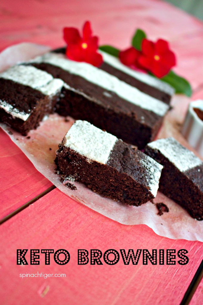 Rich, Chocolatey Keto Brownies from Spinach Tiger #keto #brownies #chocolate #lowcarb
