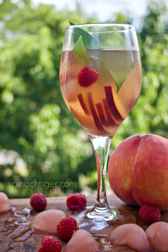How to Make Peach Sangria from Spinach Tiger