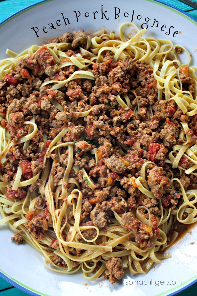 How to Make Pork and Peach Bolognese from Spinach Tiger