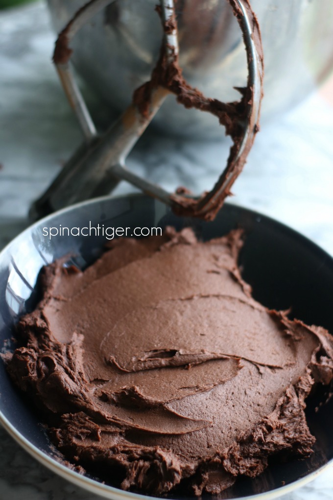 Low Carb Chocolate Buttercream Frosting, Keto Friendly, from Spinach Tiger #chocolate #frosting #keto #lowcarb #recipe