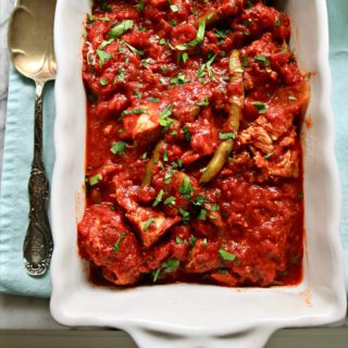 Slow Cooked Pork Chops with Tomato Sauce