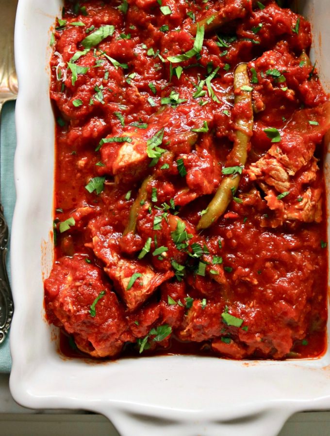 Slow Cooked Pork Chops with Tomato Sauce