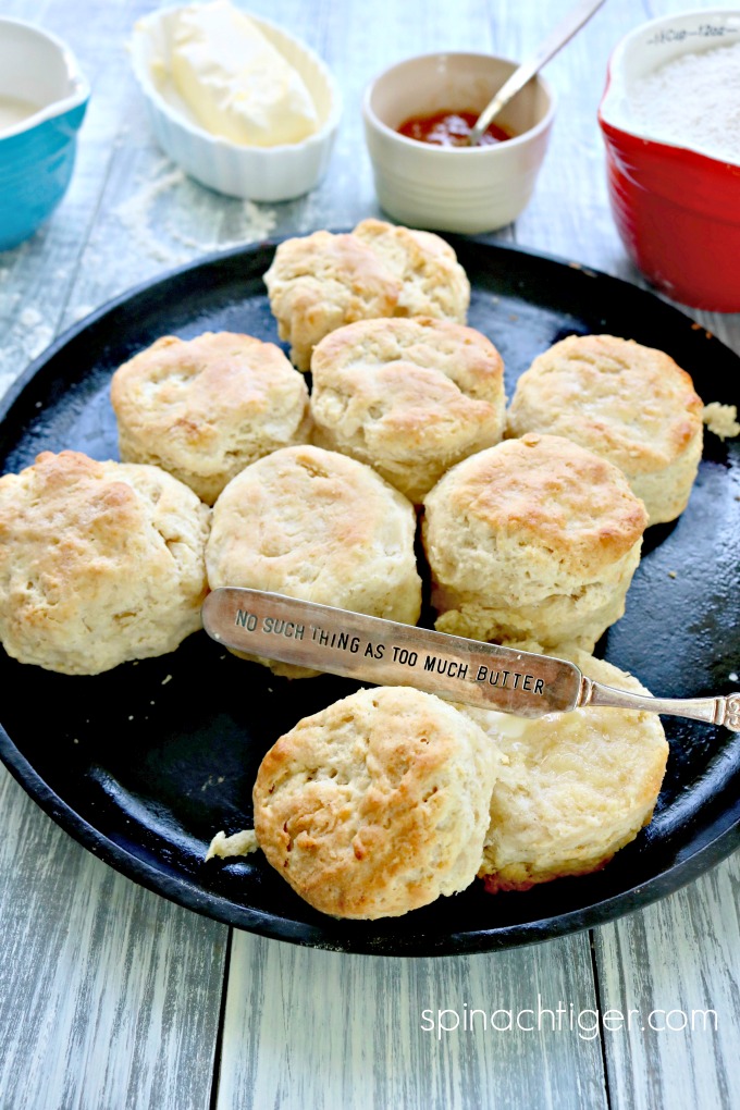 Easy Sourdough Biscuits from Spinach Tiger #sourdoughbiscuits #biscuits #southernbiscuits #sourdough