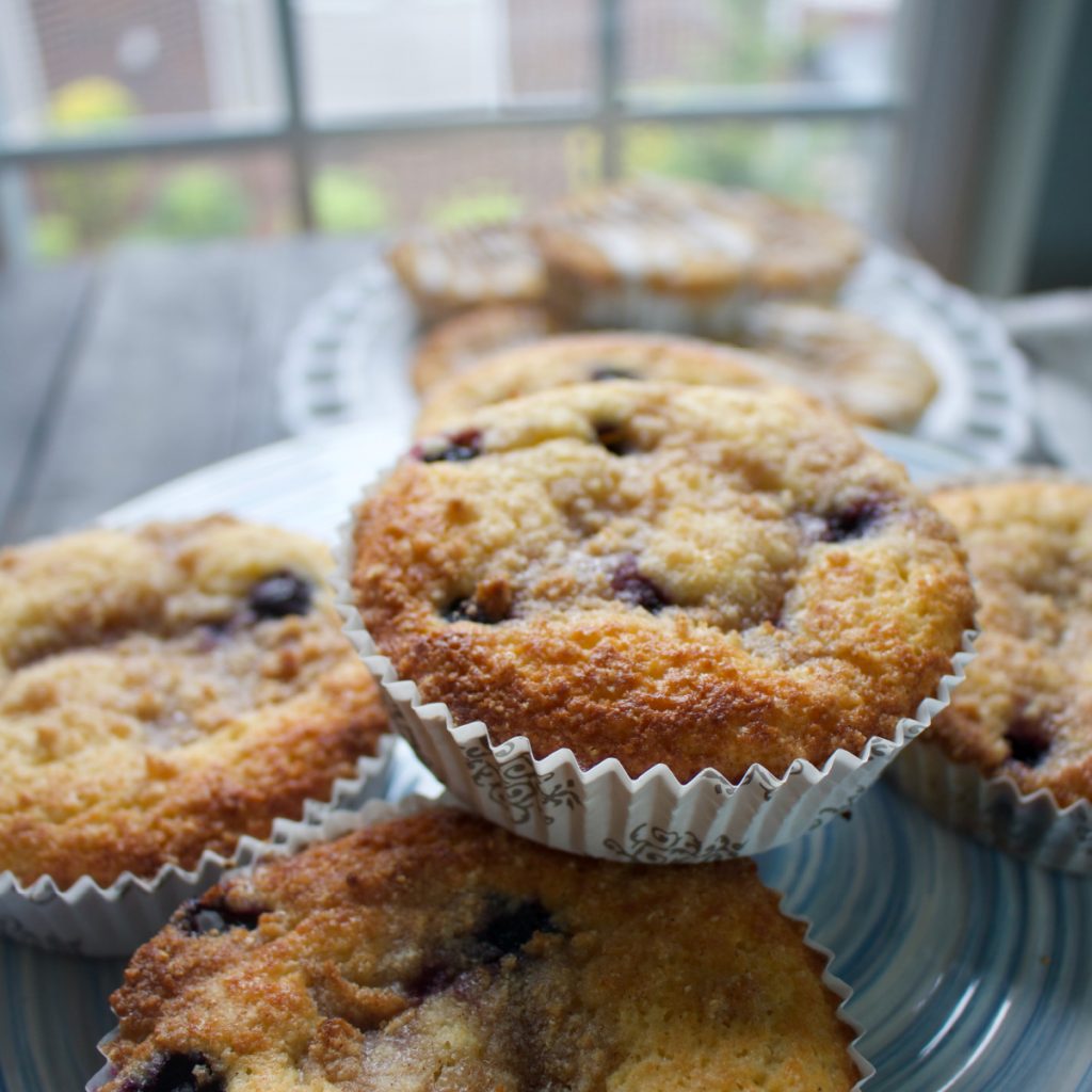 blueberry crumb muffin