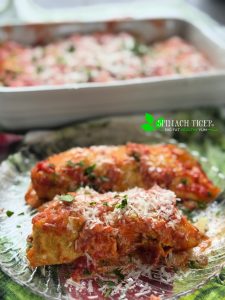 Crepe Cannelloni stuffed with Meat from Spinach Tiger