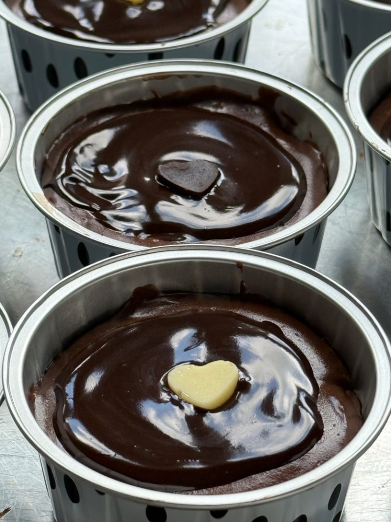 Keto Chocolate Cheese Cake with Chocolate Ganache