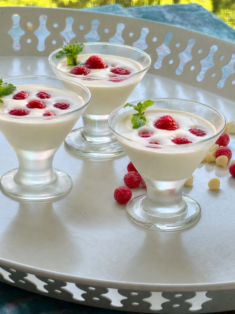 Keto white chocolate mousse